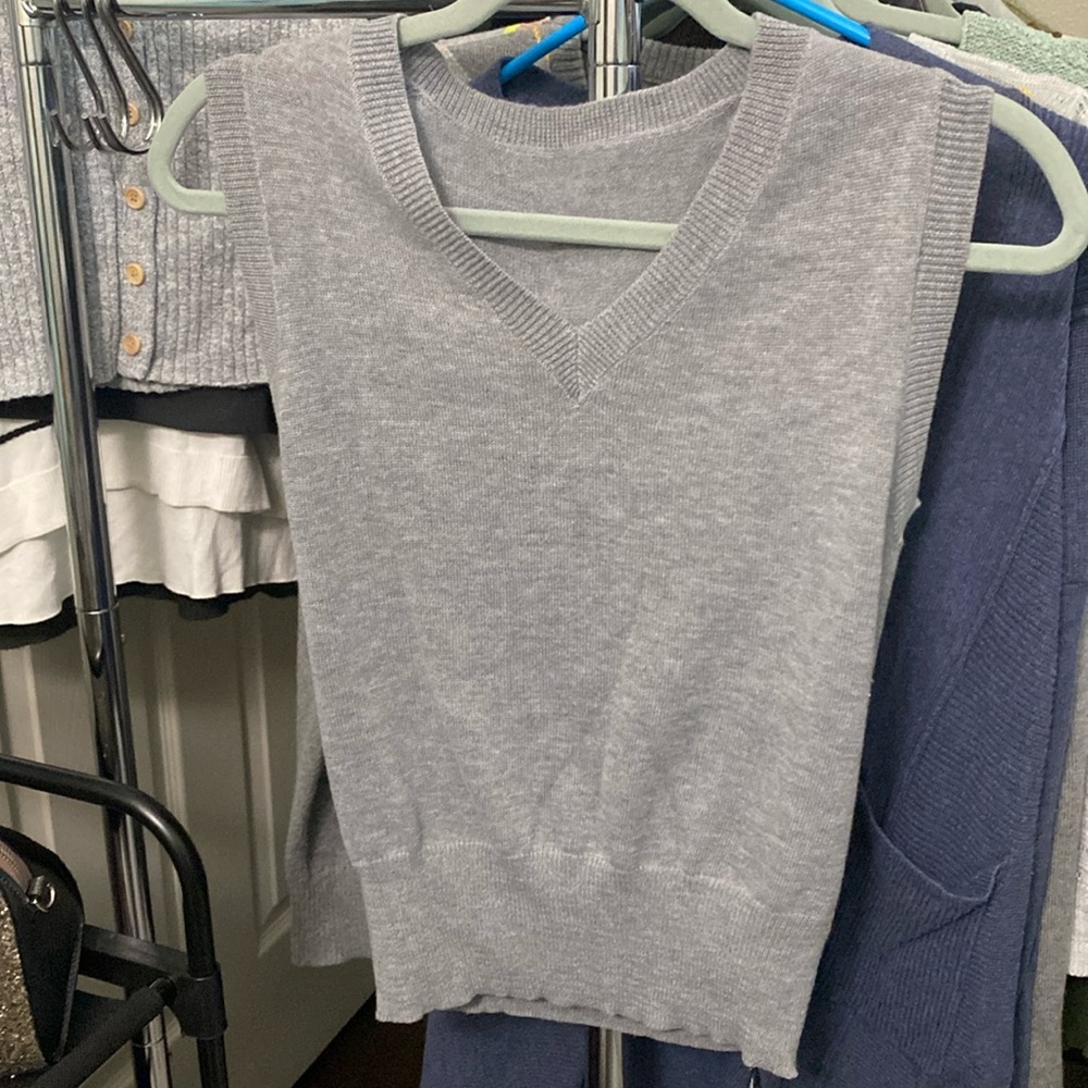 Cider Gray Sleeveless Sweater